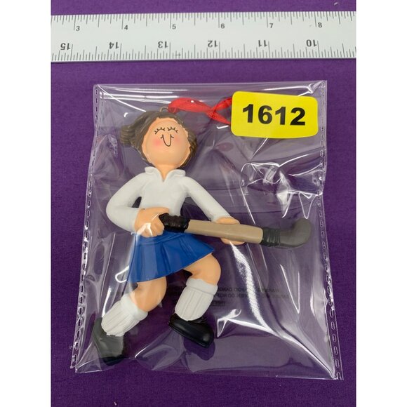 2016 Ornament Central Christmas Tree Hanger Girl Field Hockey Brown Hair - Picture 6 of 7